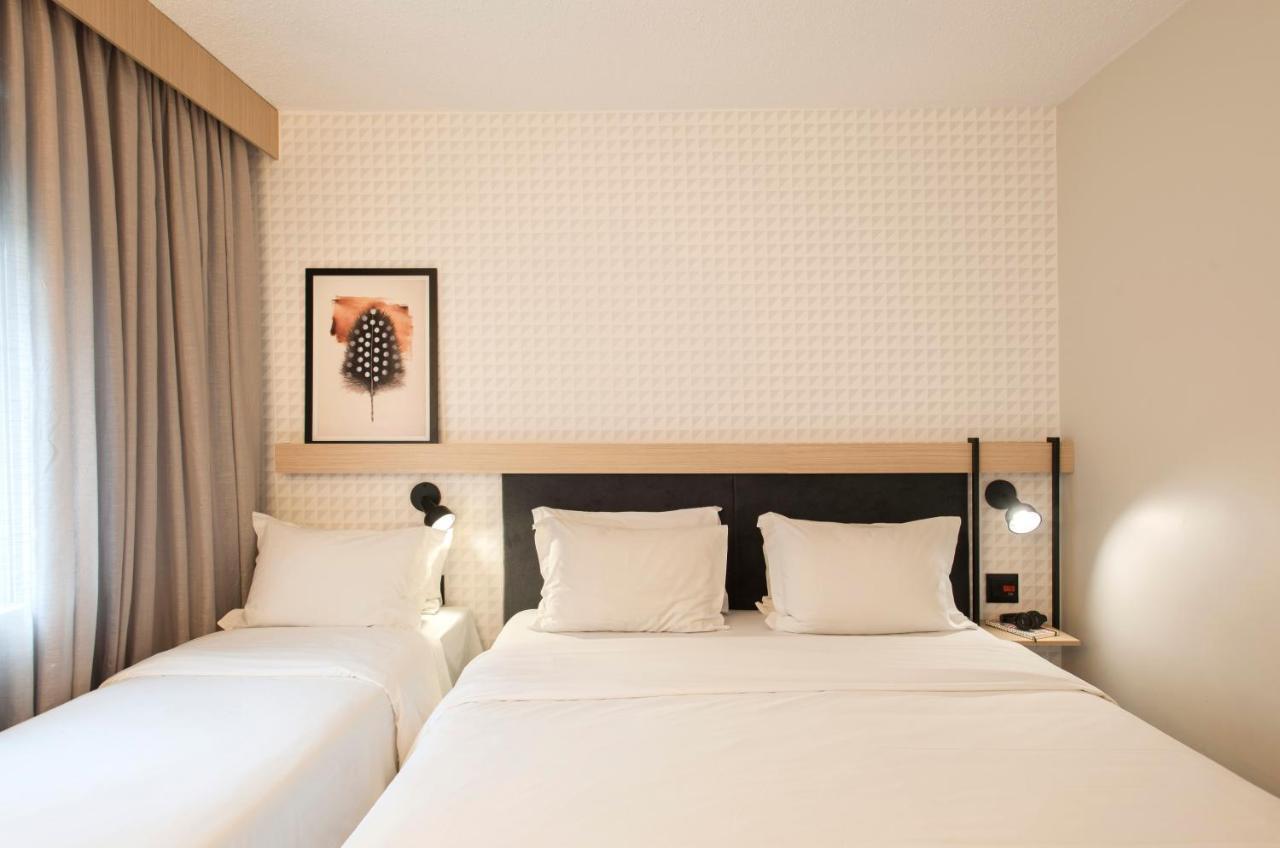 Triple Luxury 1 Queen Bed 1 Single Bed
