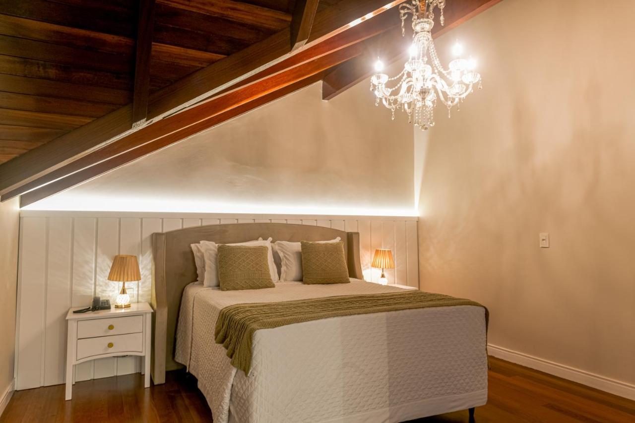 Junior Suite,1378956080:JPEG