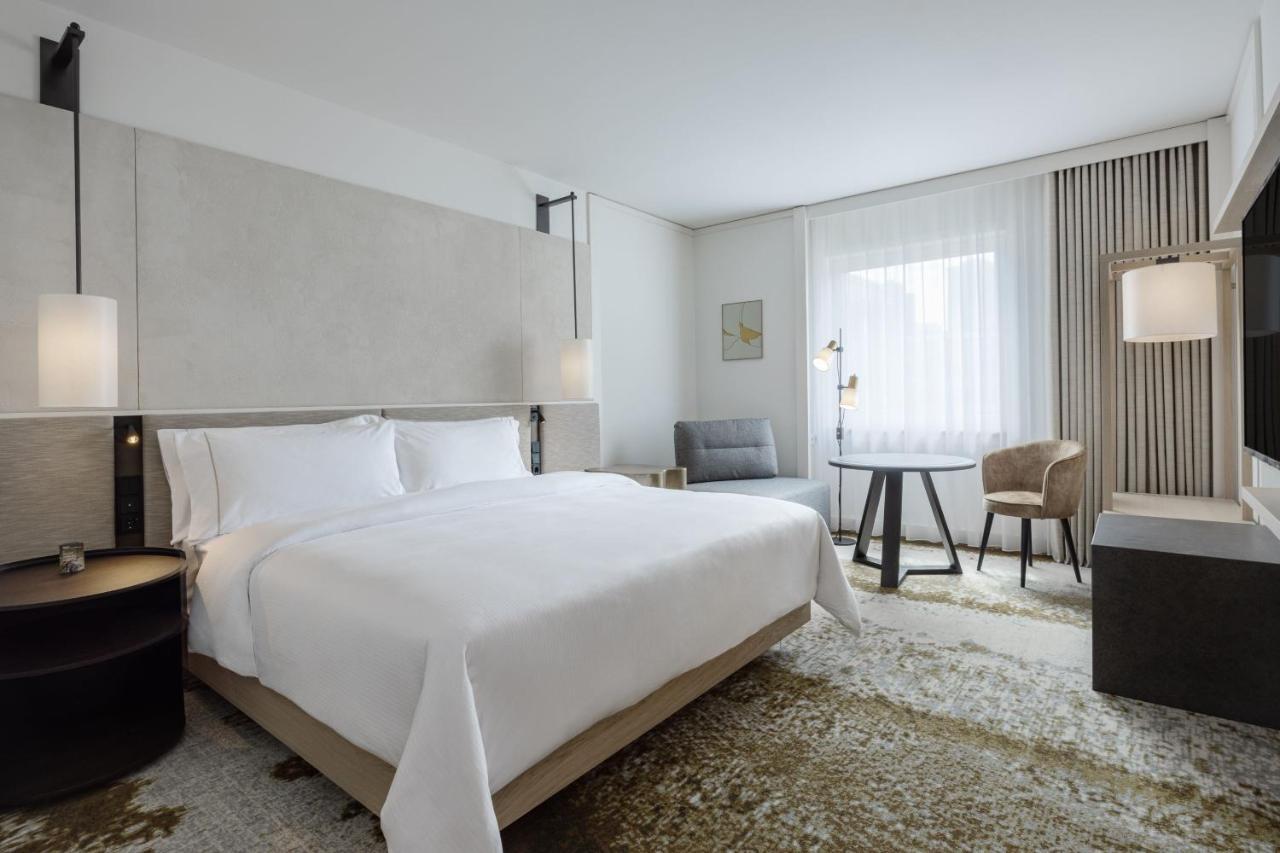 Deluxe King Room,1608289670:JPEG