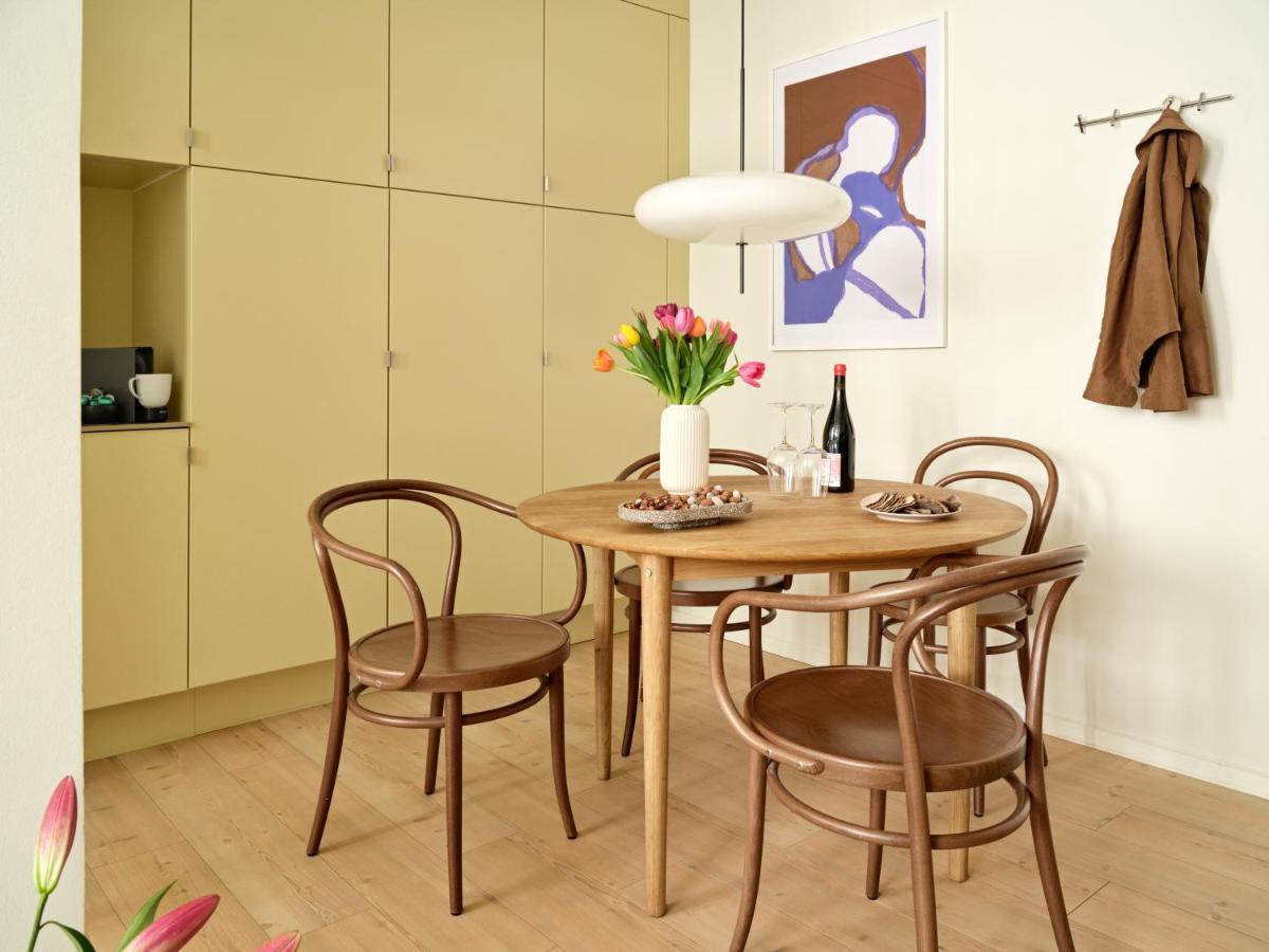 One-Bedroom Apartment,1361801417:JPEG