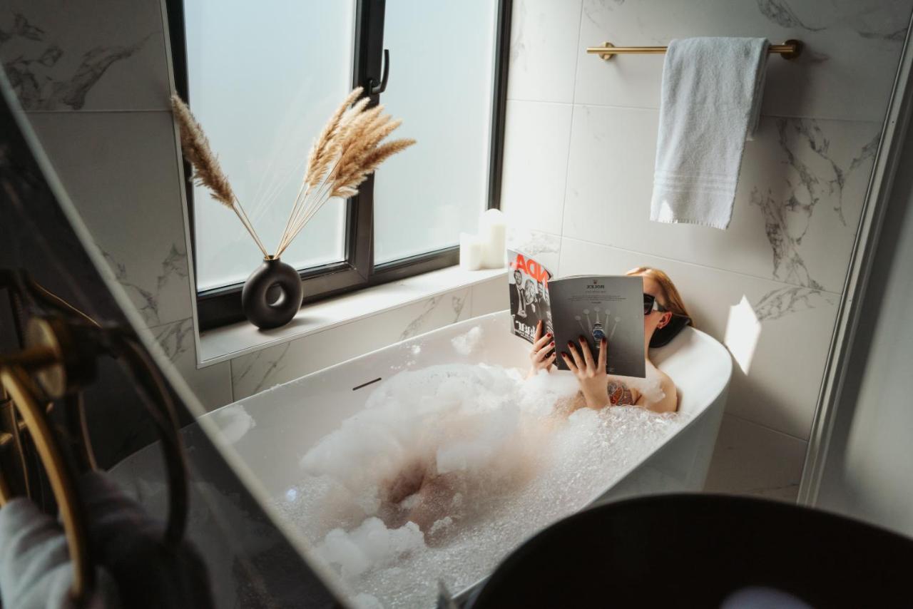 Double Room Jacuzzi,1380139367:JPEG