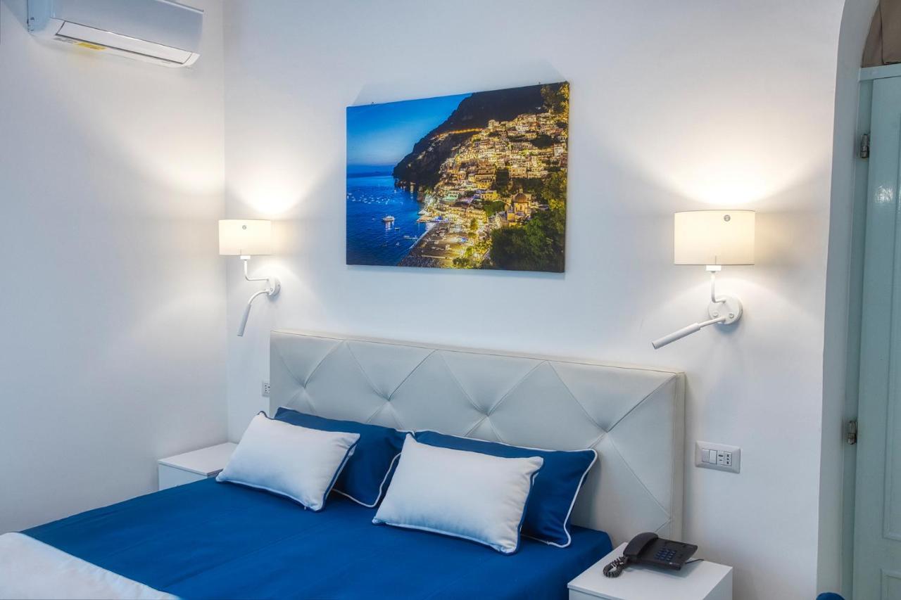 Double or Twin Room Terrace Sea View