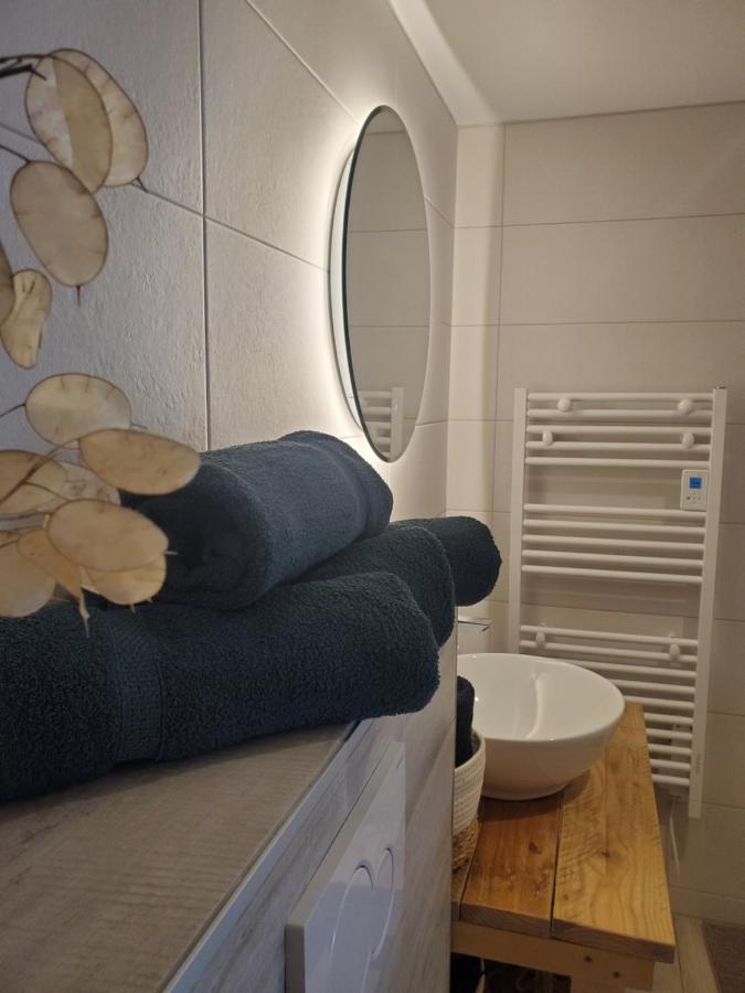 Family Room Private Bathroom