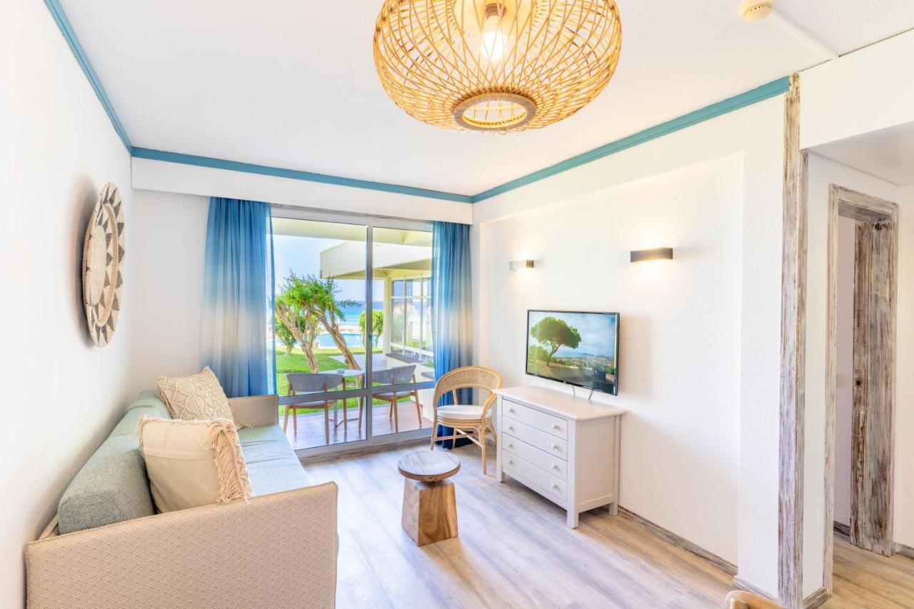 One-Bedroom Apartment Sea View,1376486867:JPEG
