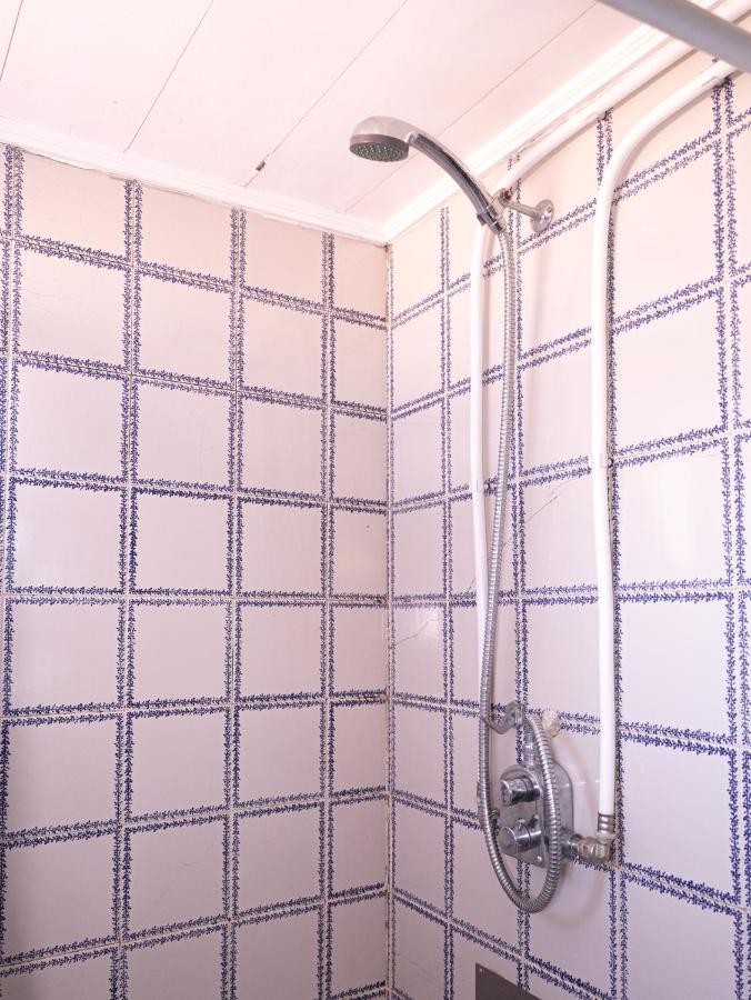 Single Room Private External Bathroom