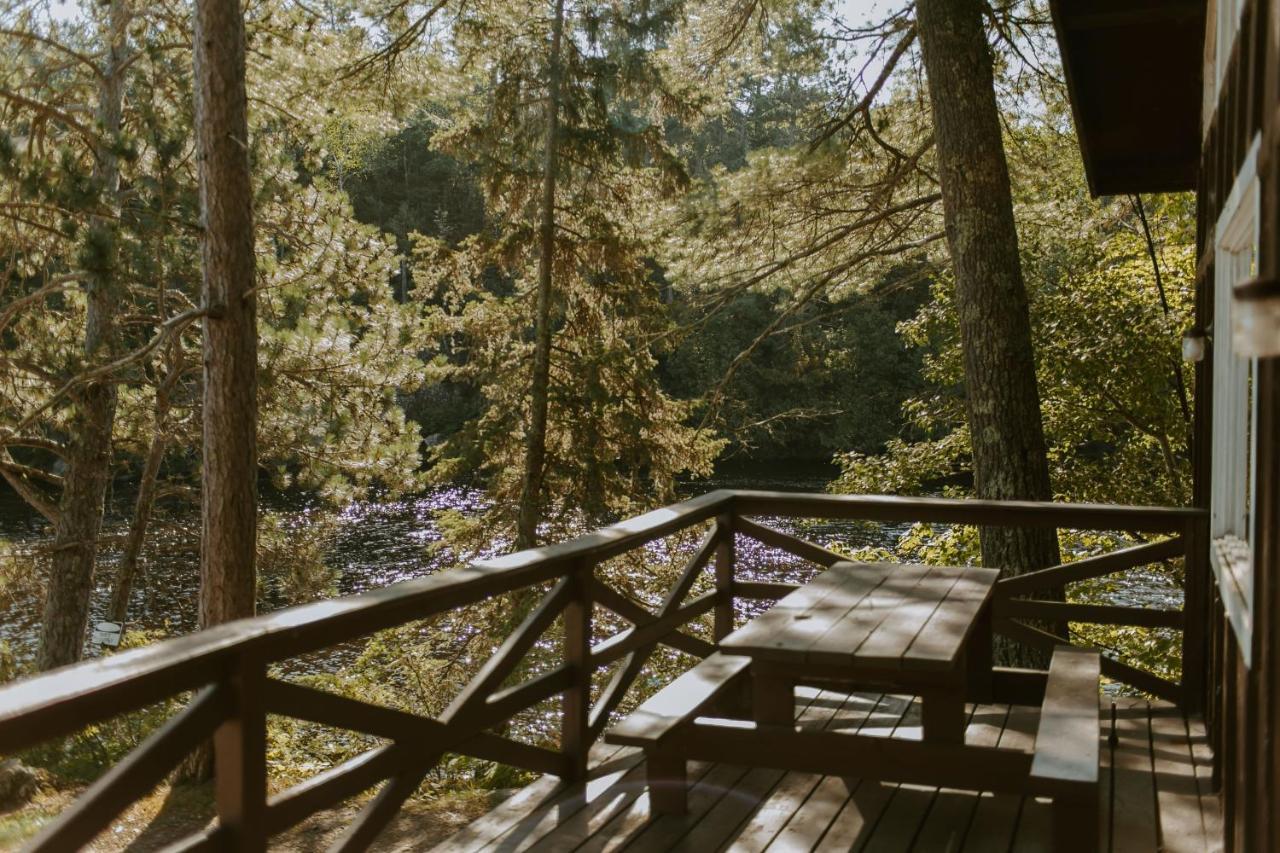 Sunrise Cabin – Lakeside with Deck