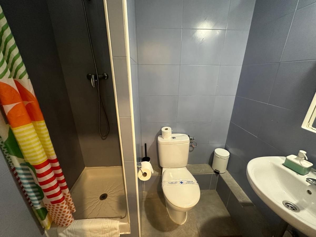 Single Room Bathroom,1377688652:JPEG