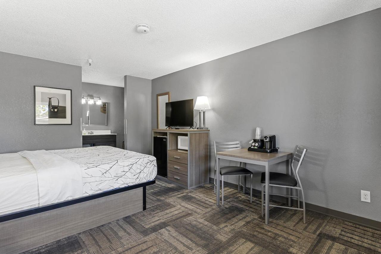 Standard King Room