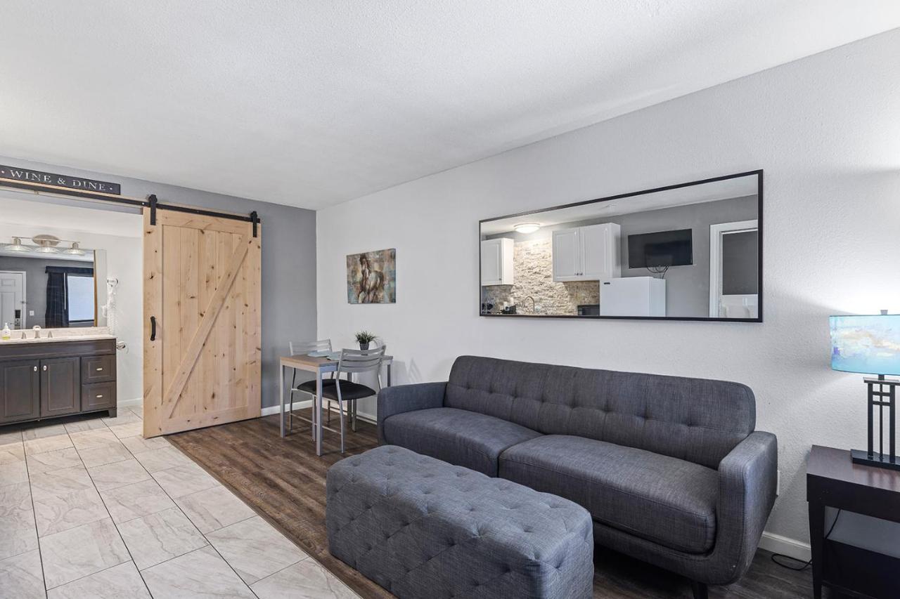 One-Bedroom Suite