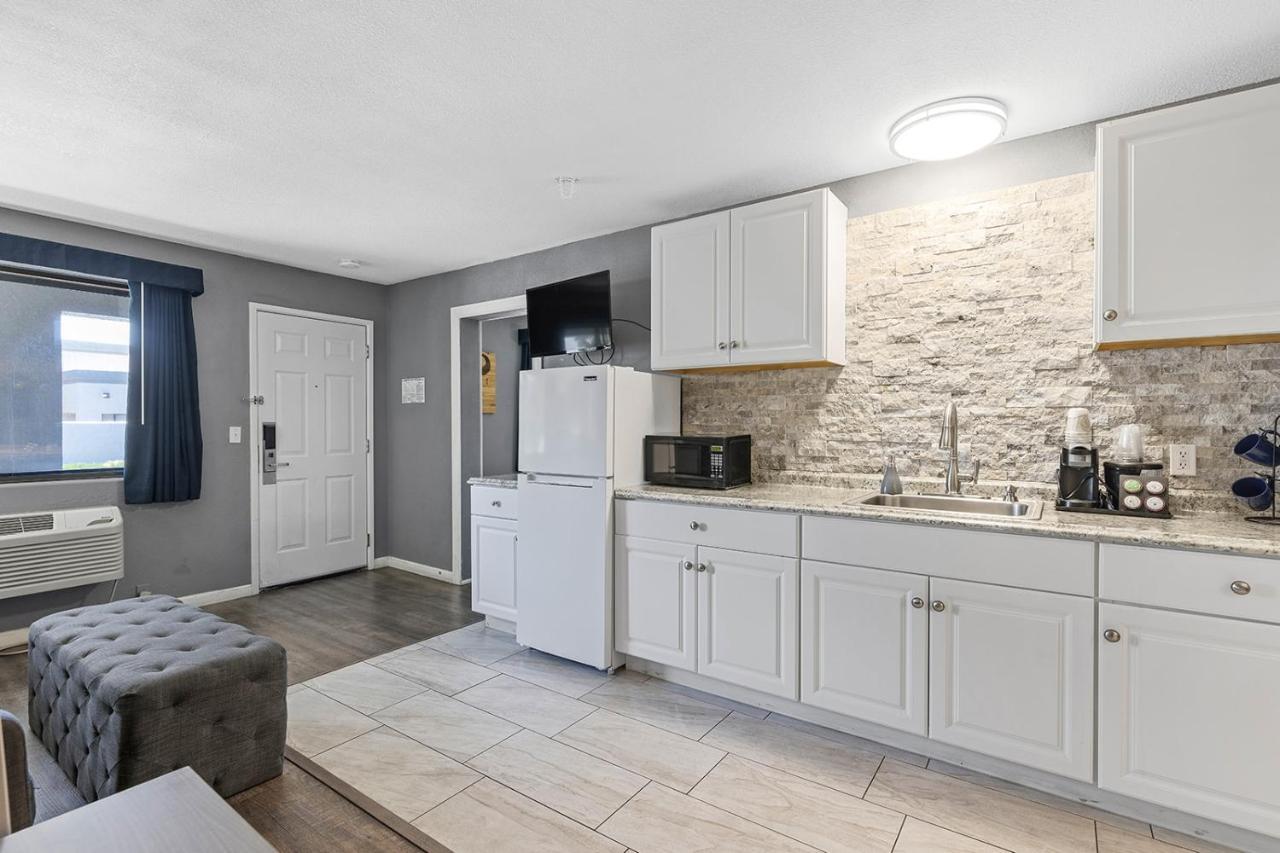 One-Bedroom Suite