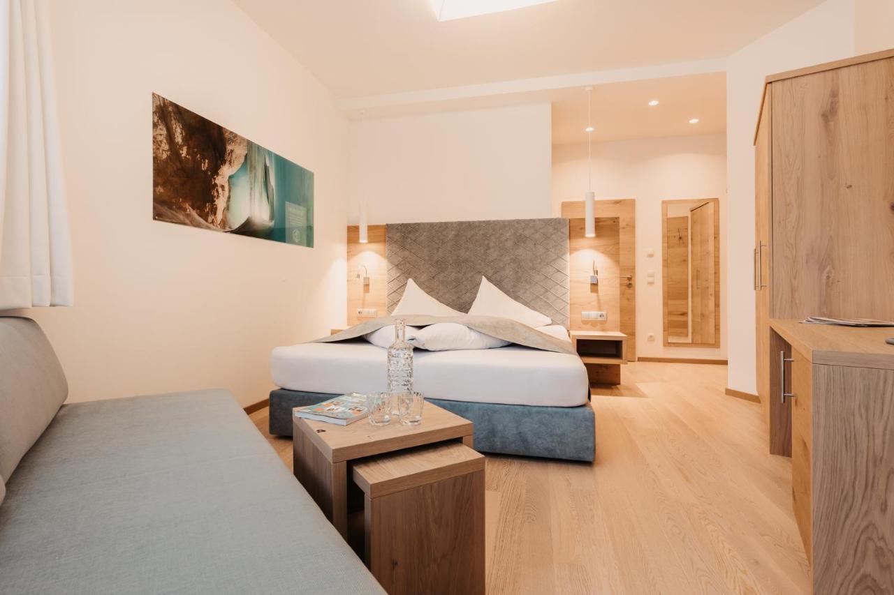 Mehrbettzimmer mit Terrasse