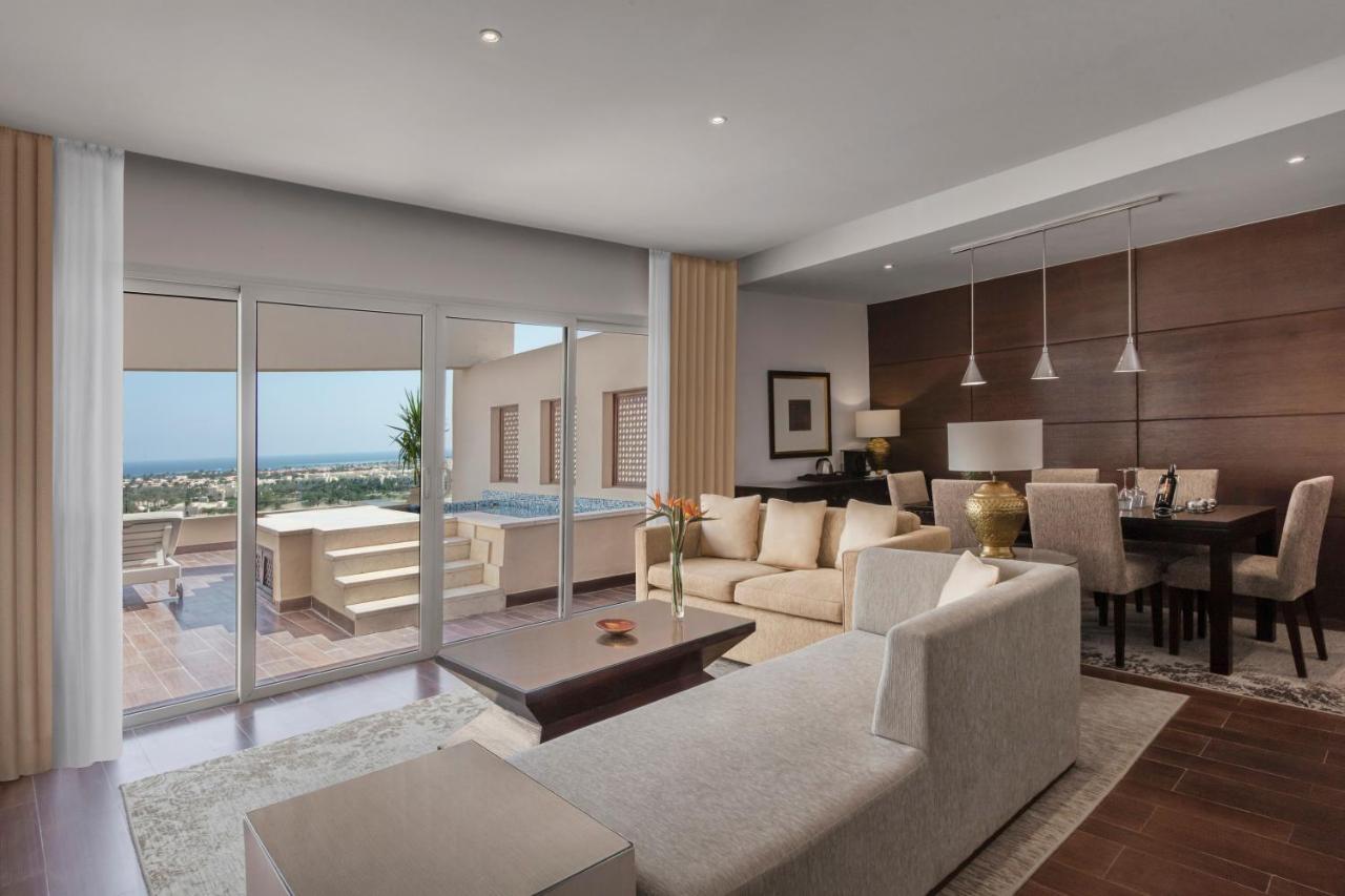 Executive Suite Bay or Golf View