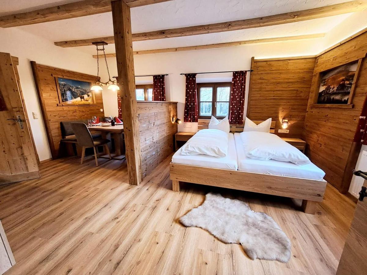 Deluxe Double Room,1378534886:JPEG