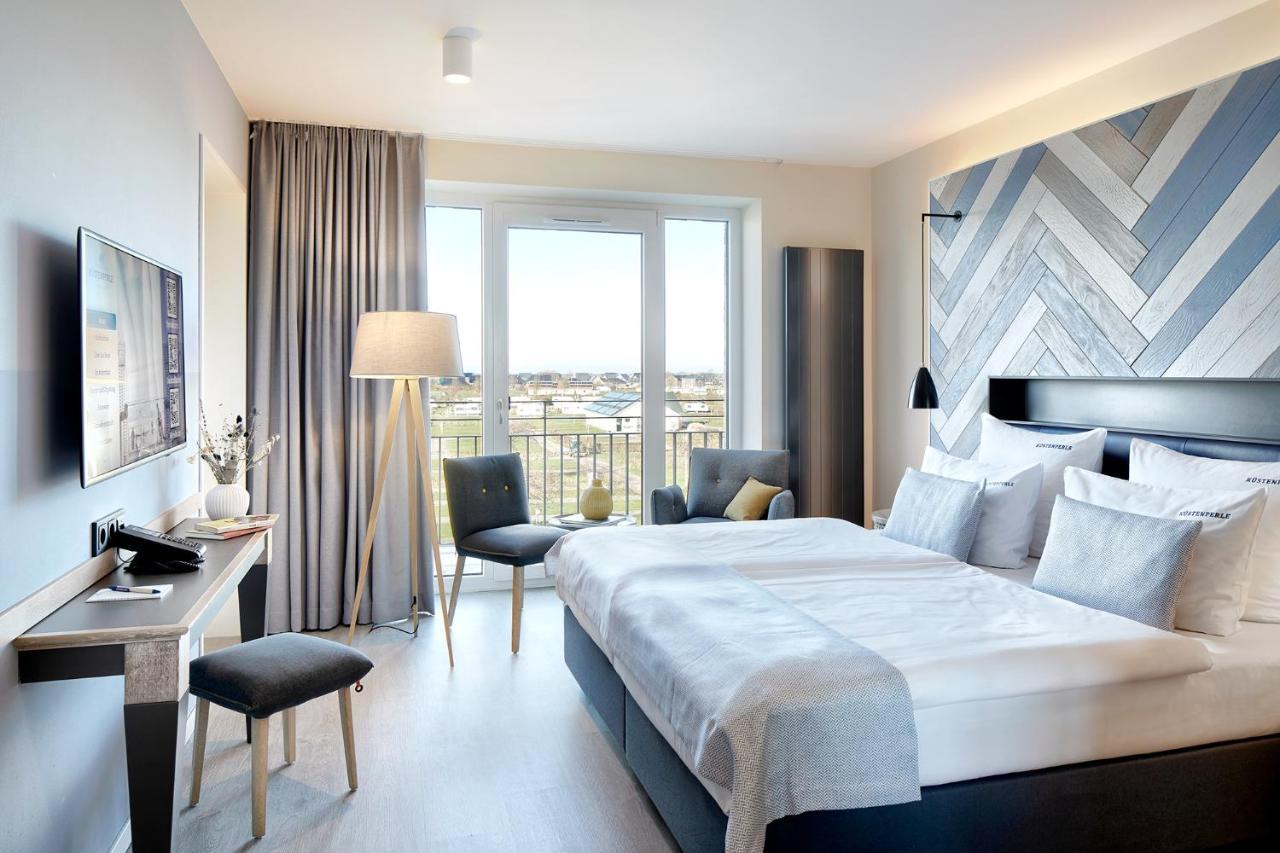 Double or Twin Room with Side Sea View,614136240:JPEG