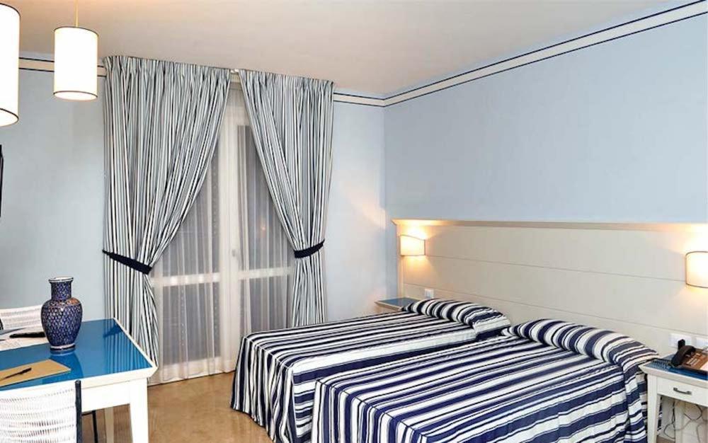 Superior Quadruple Room,1379126033:JPEG