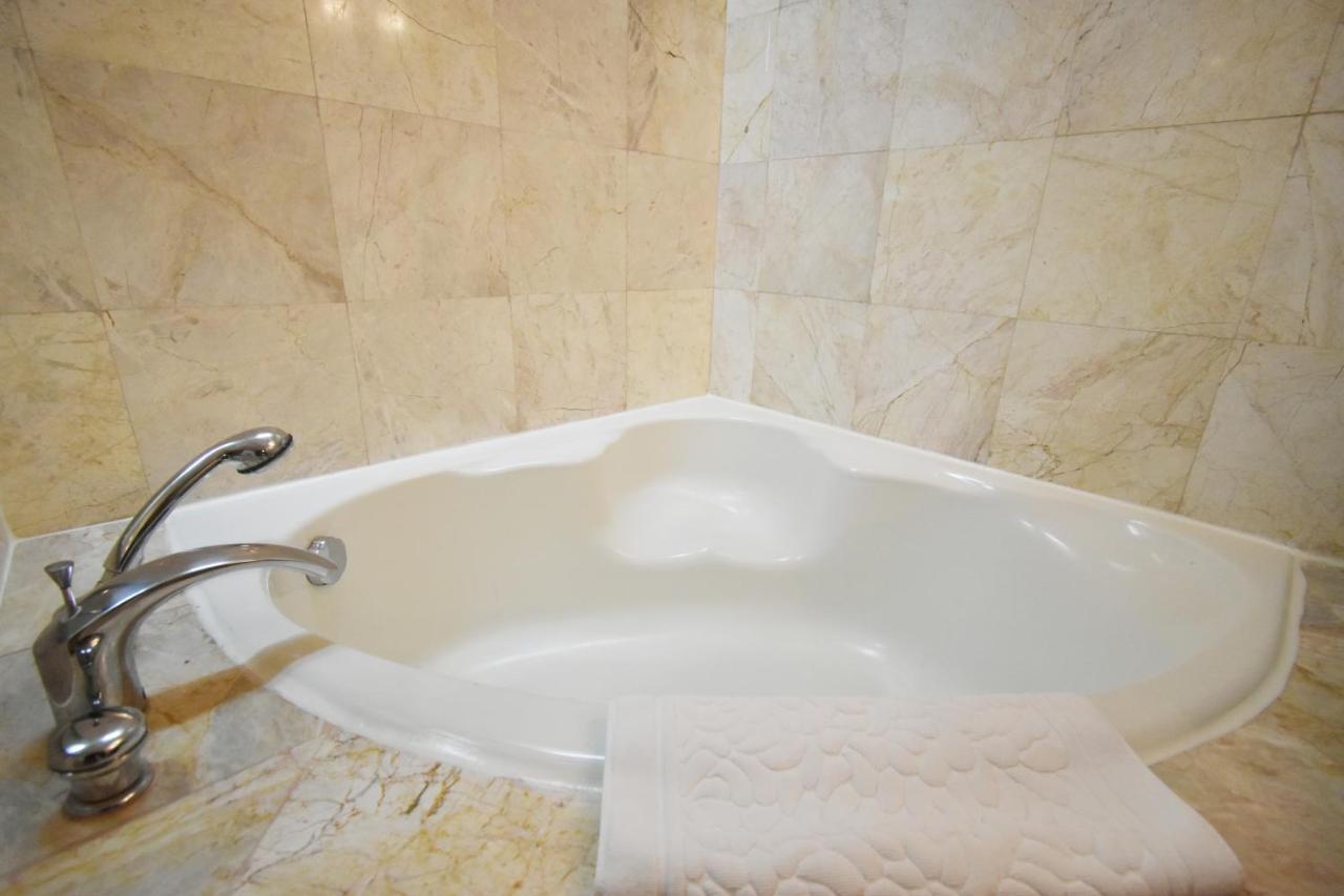 Junior Suite,1379467274:JPEG
