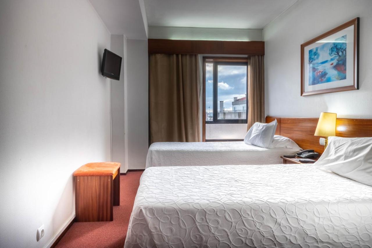Twin Room,1379657123:JPEG