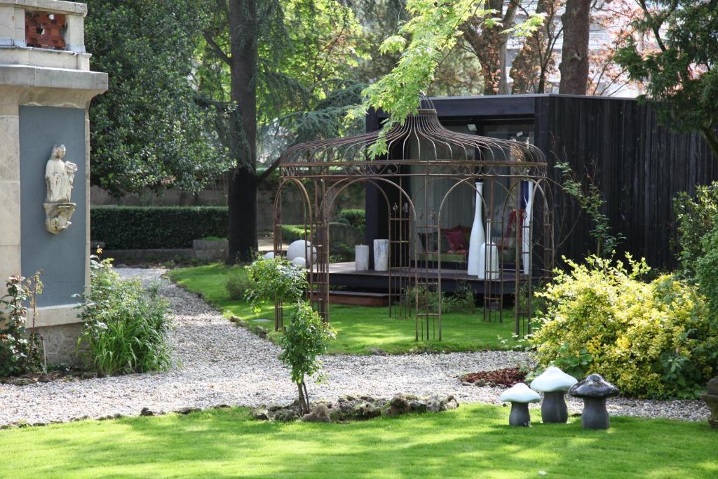 Double Room Garden View