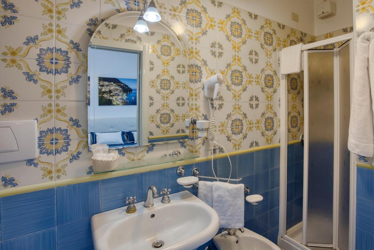 Double or Twin Room Terrace Sea View