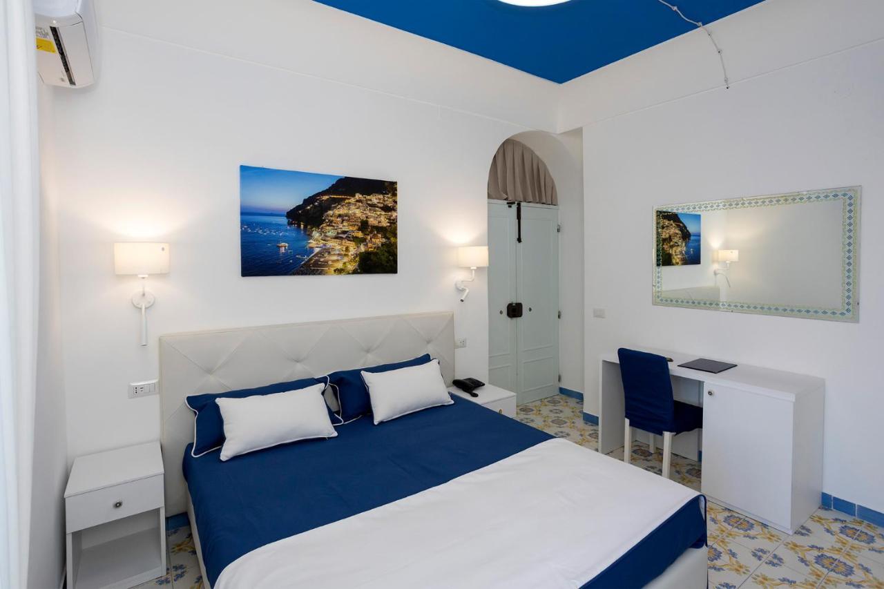 Double or Twin Room Terrace Sea View