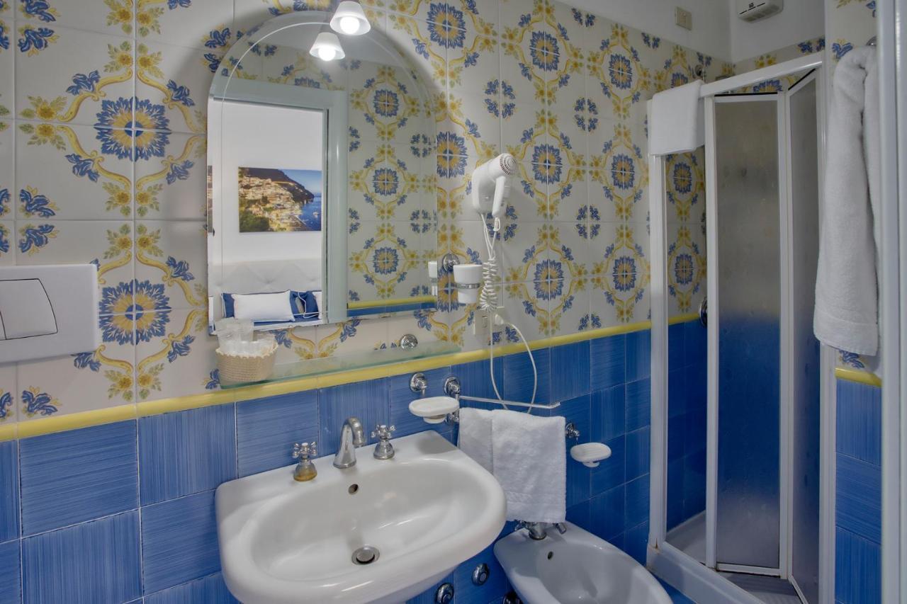 Double or Twin Room Terrace Sea View