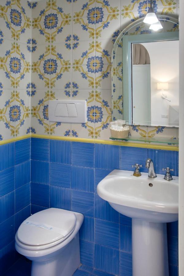 Double or Twin Room Terrace Sea View