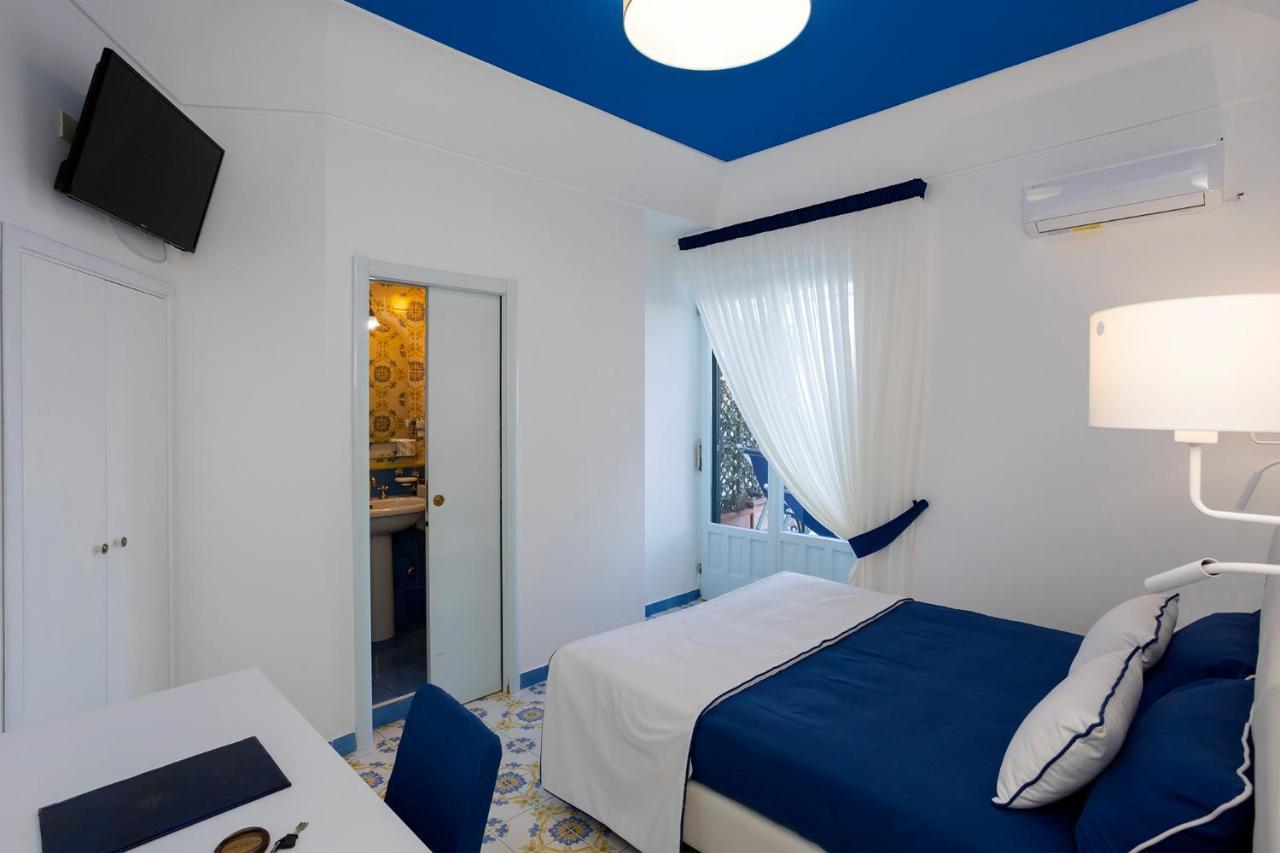 Double or Twin Room Terrace Sea View