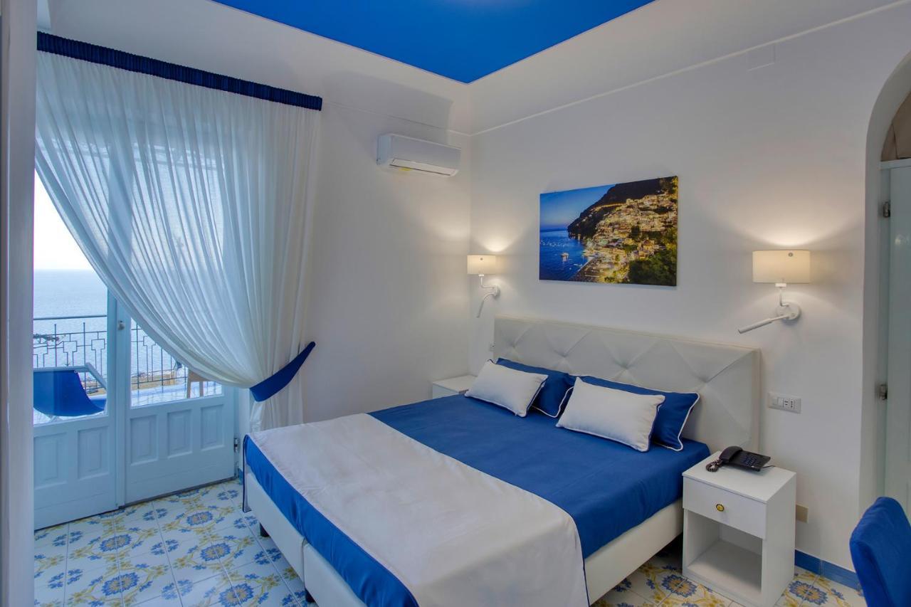 Double or Twin Room Terrace Sea View