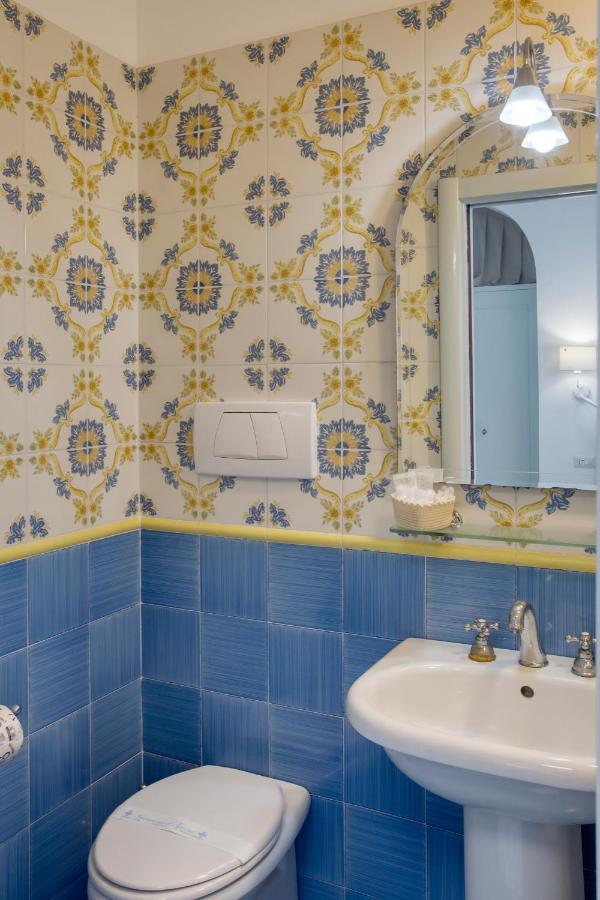 Double or Twin Room Terrace Sea View