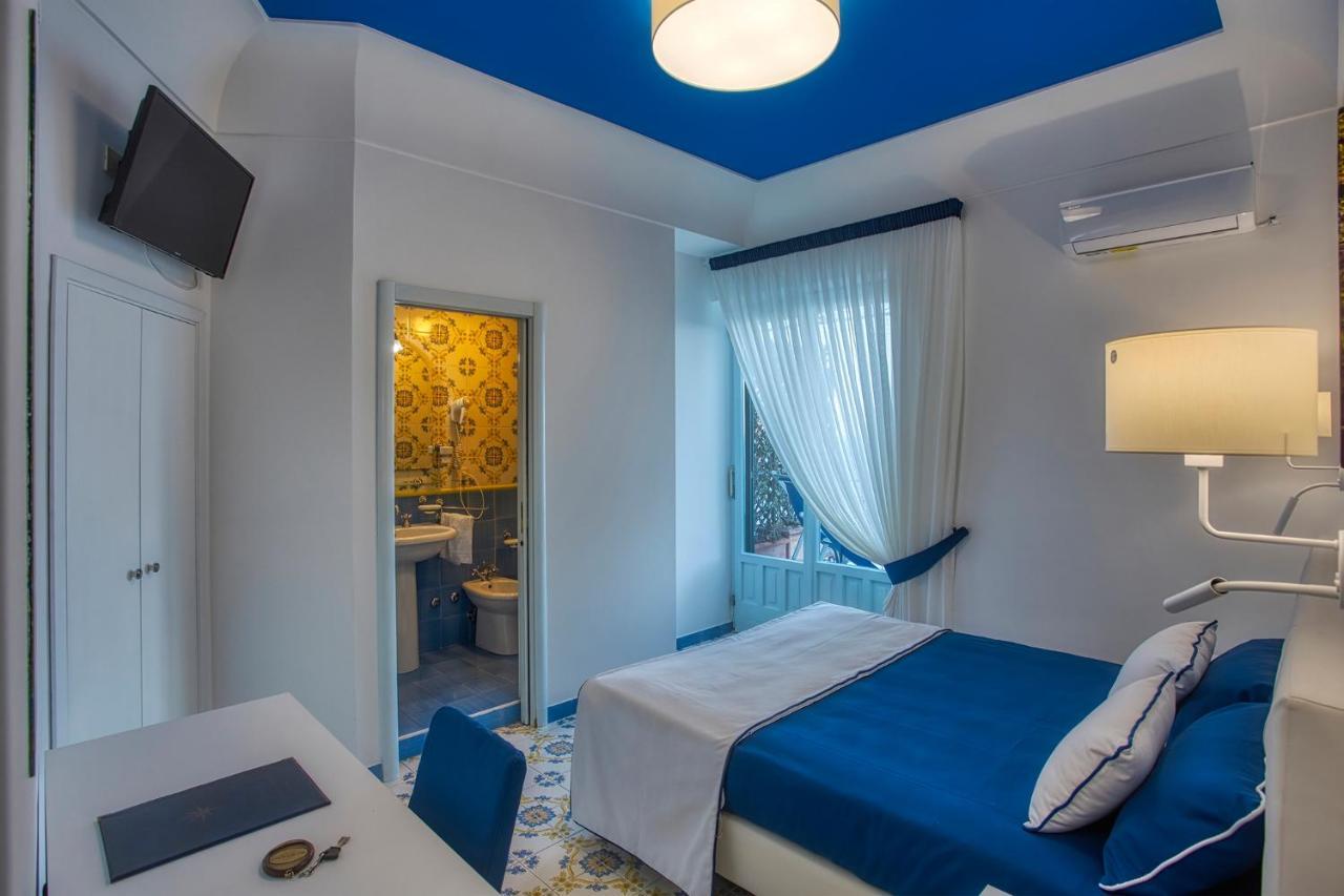 Double or Twin Room Terrace Sea View
