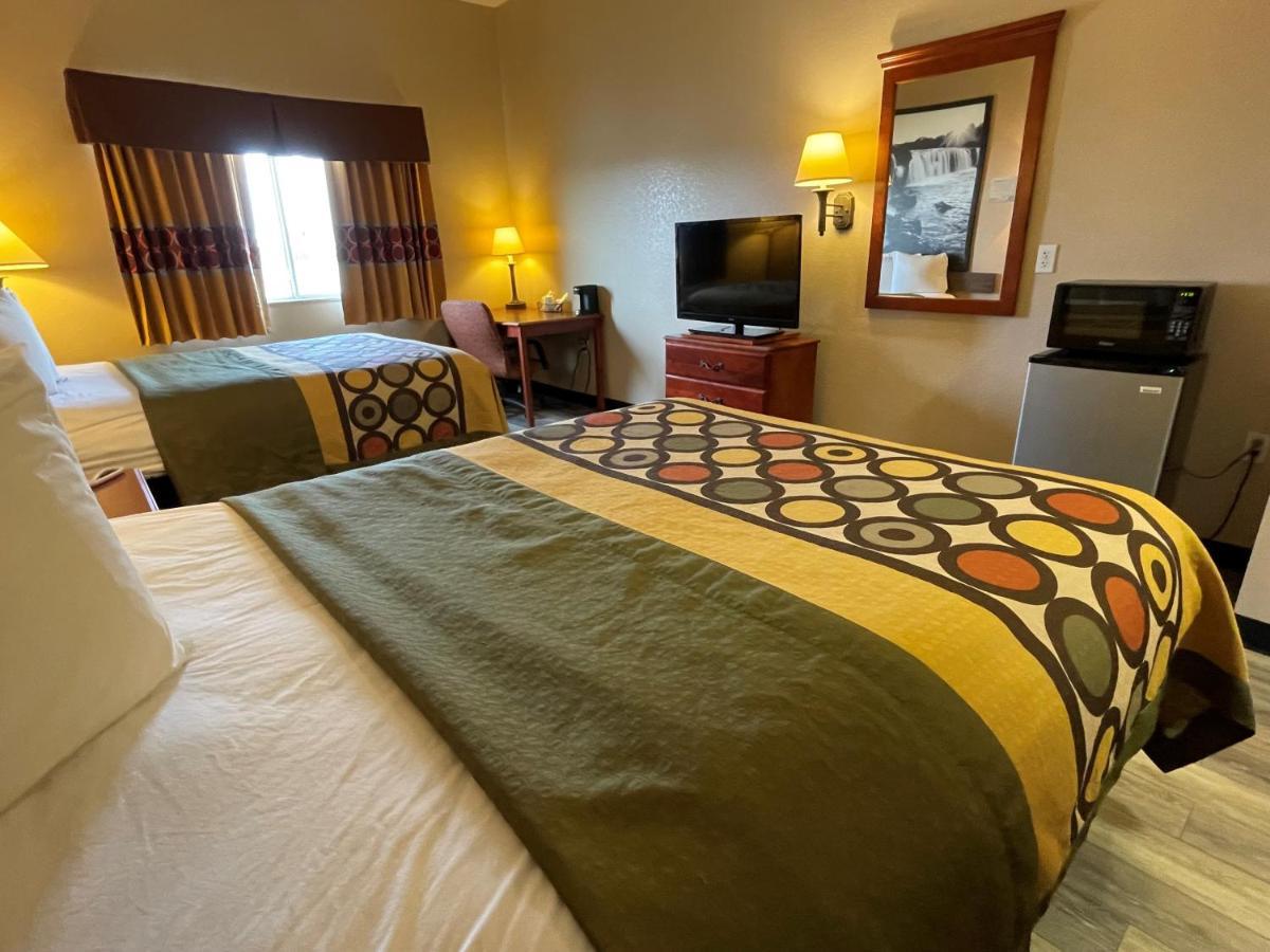 Queen Room Two Queen Beds Roll Shower Mobility Accessible or Non-Smoking
