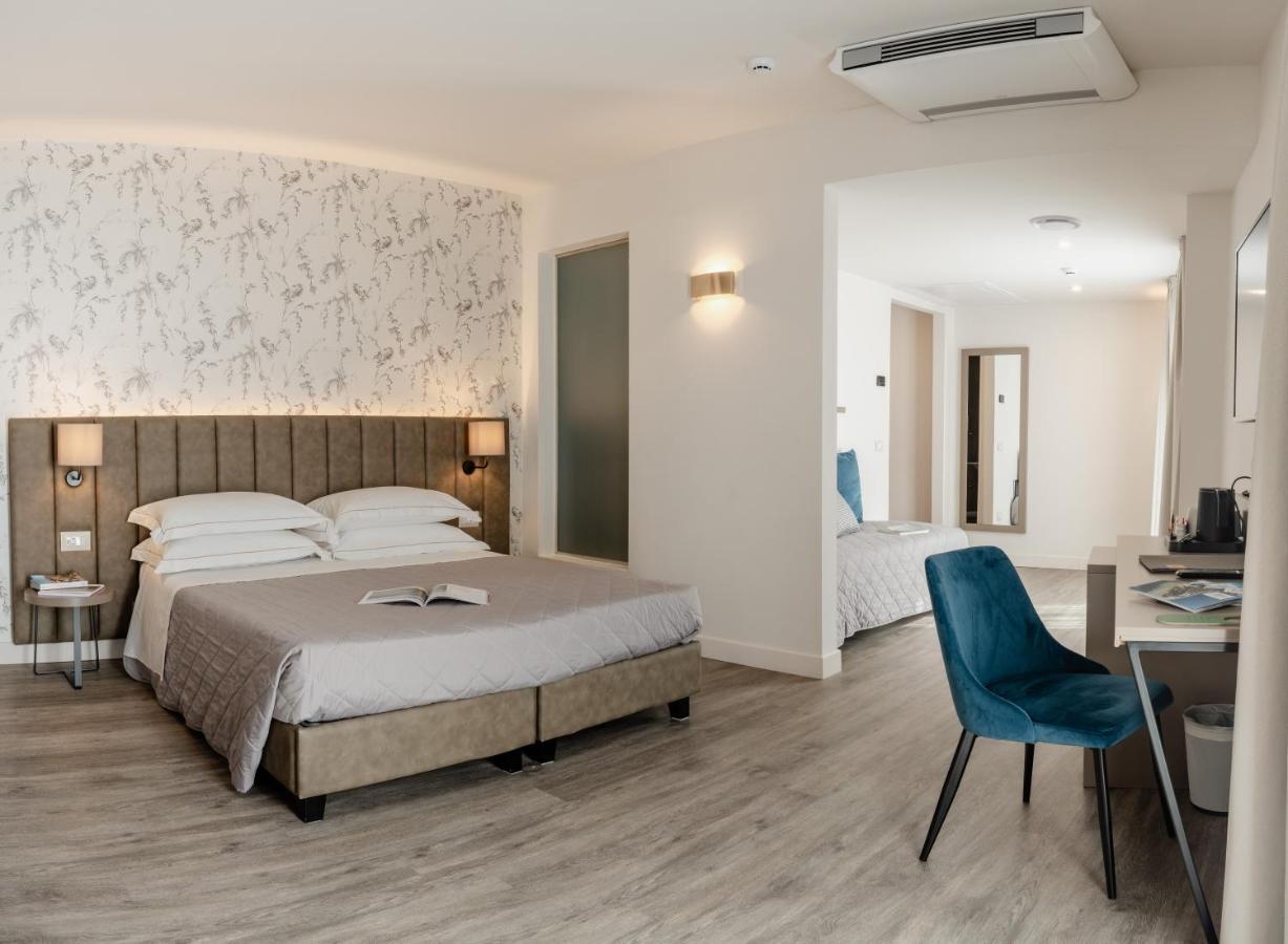 Superior Double or Twin Room Lake View Terrace