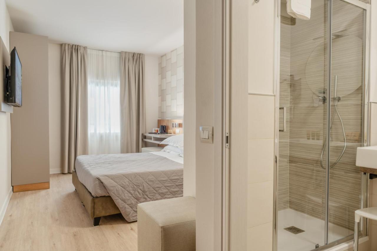 Standard Double or Twin Room,1380749480:JPEG