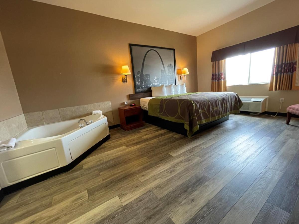 Deluxe King Studio Suite Non-Smoking