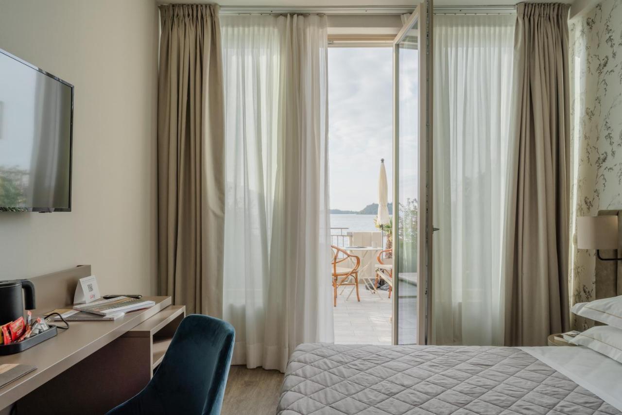 Superior Double or Twin Room Lake View Terrace