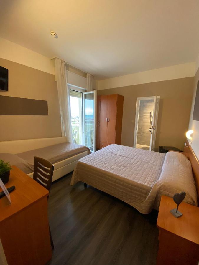 Superior Triple Room Front Sea View