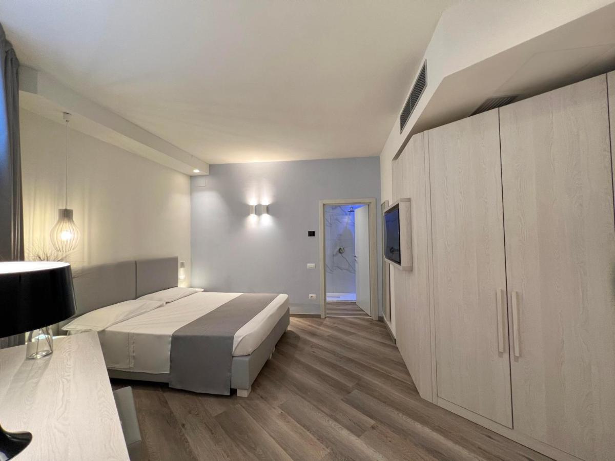Single Room Beach,1381053011:JPEG