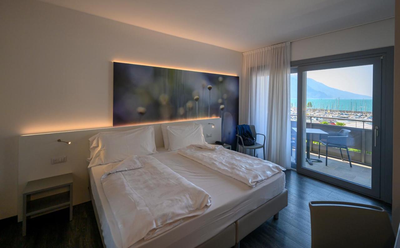 Superior Double or Twin Room Lake View