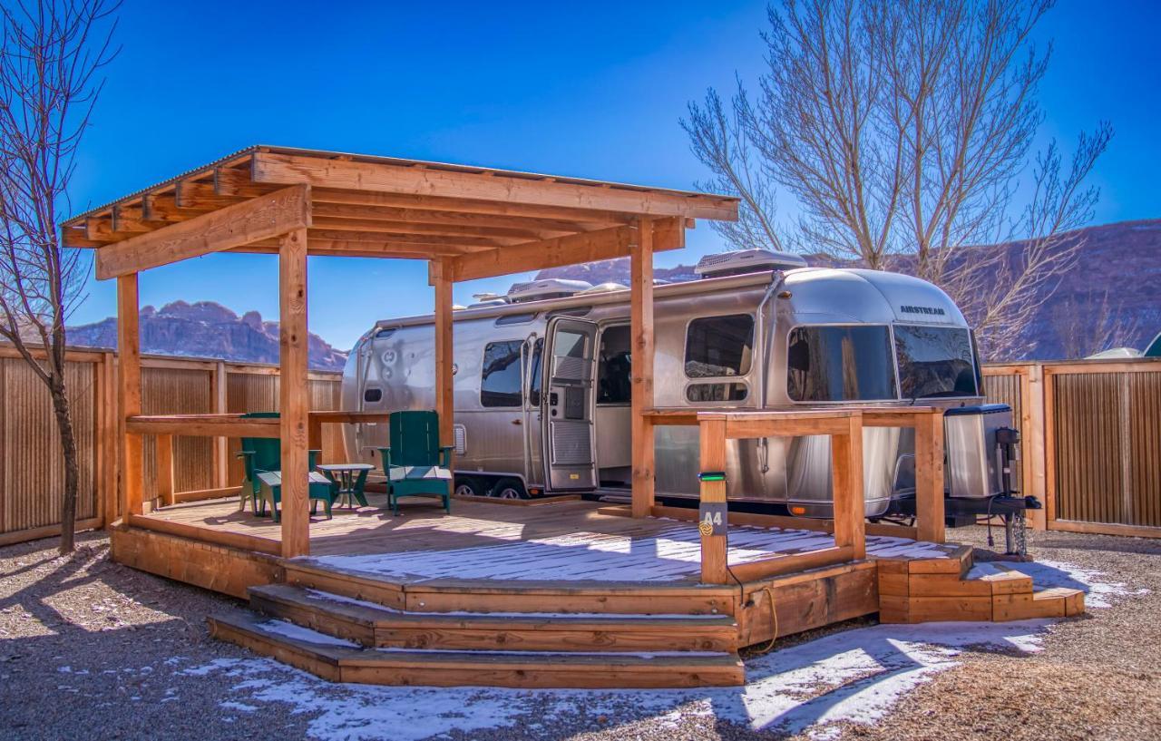 Airstream Rental w or Short Queen Full Small Twin,1742937582:JPEG