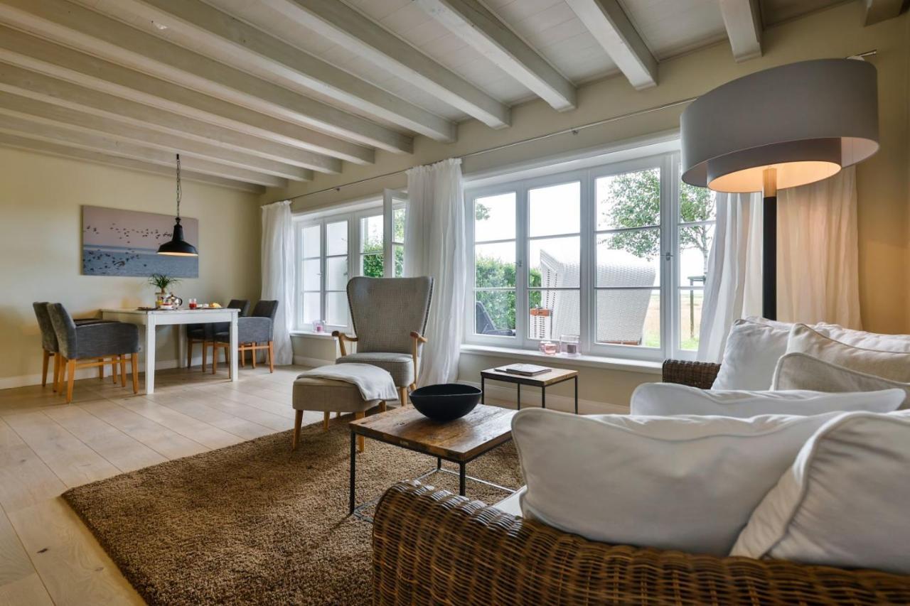 Suite Terrace,1381586339:JPEG