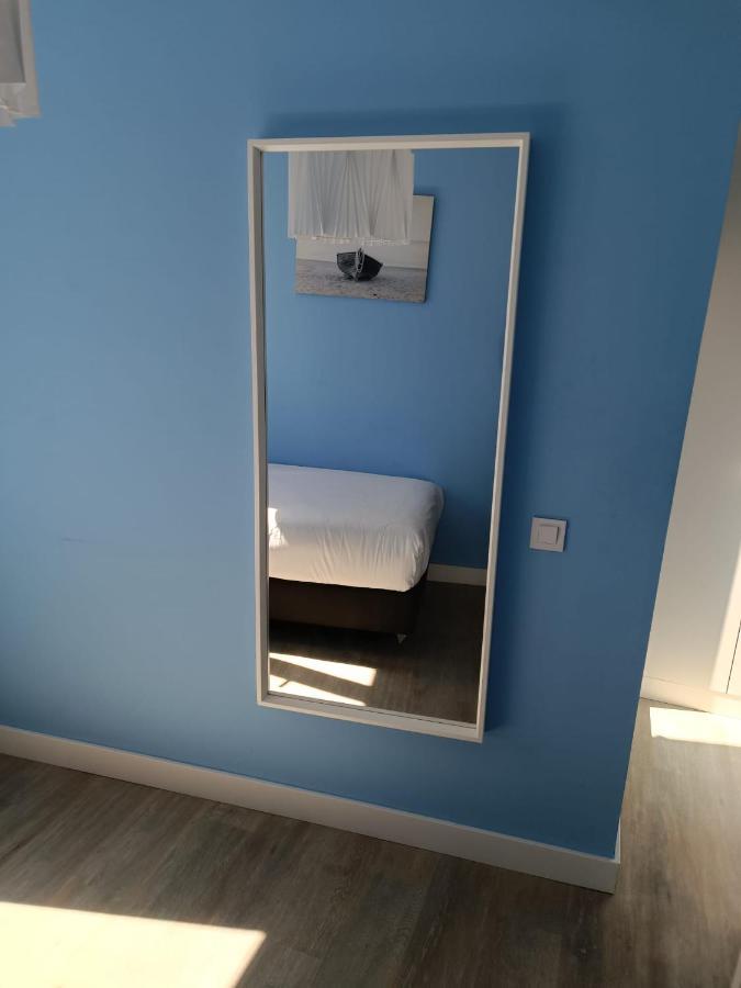 Single Room,1382087804:JPEG