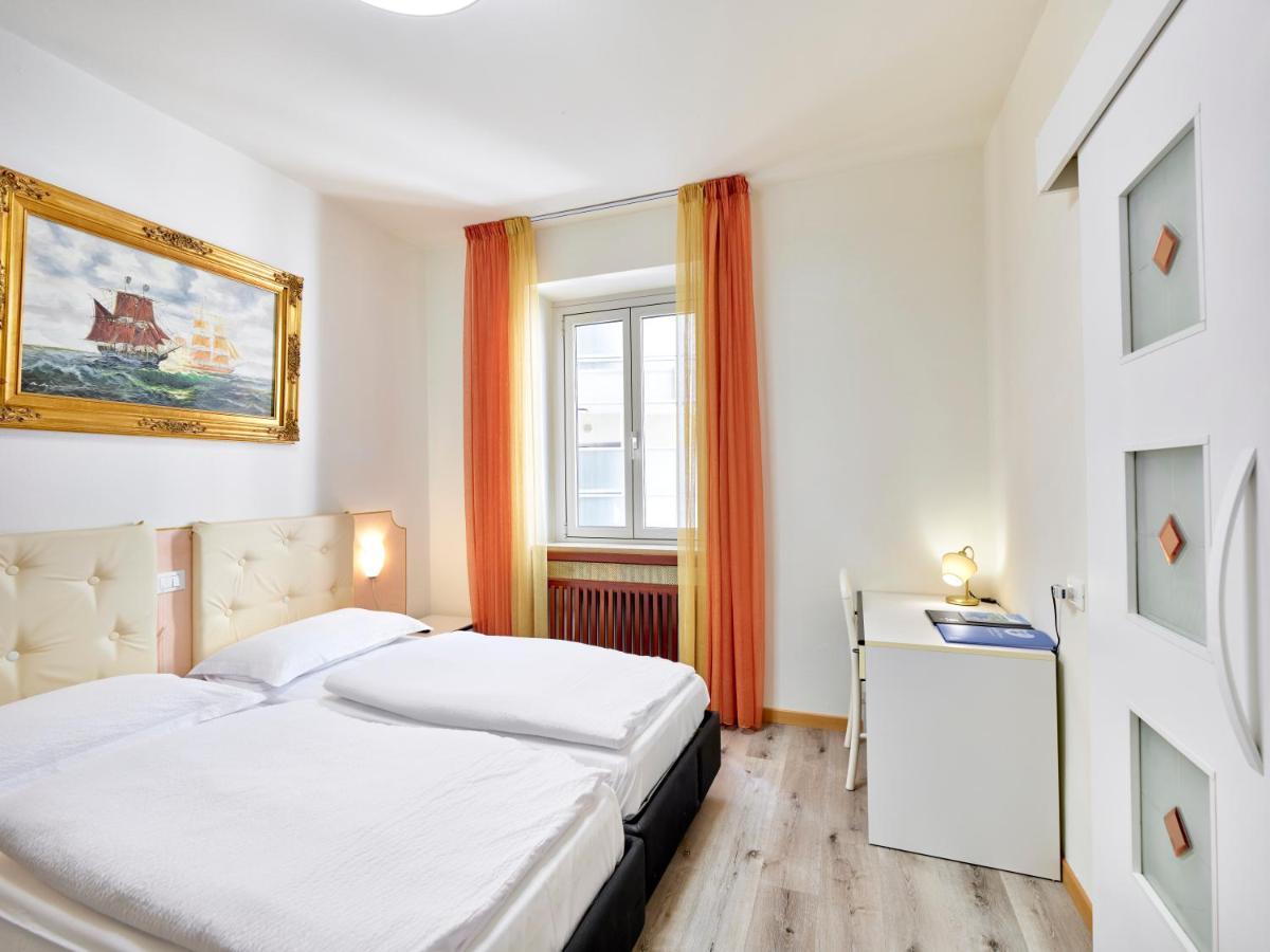 Large Twin Room