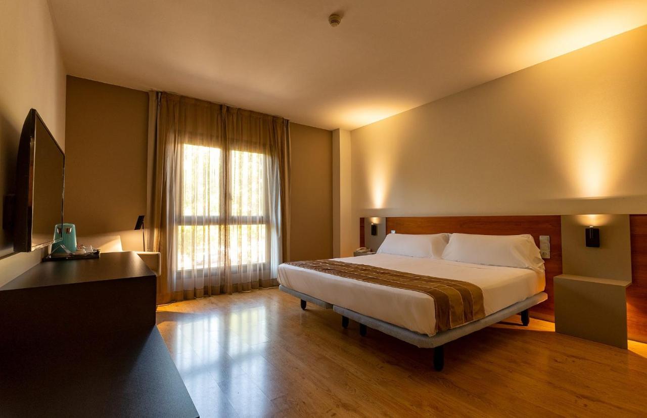 Standard Double Room,1254767116:JPEG