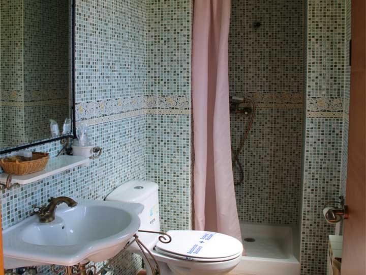 Double Room Private Bathroom
