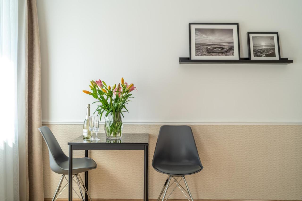 Apartment Kitchenette