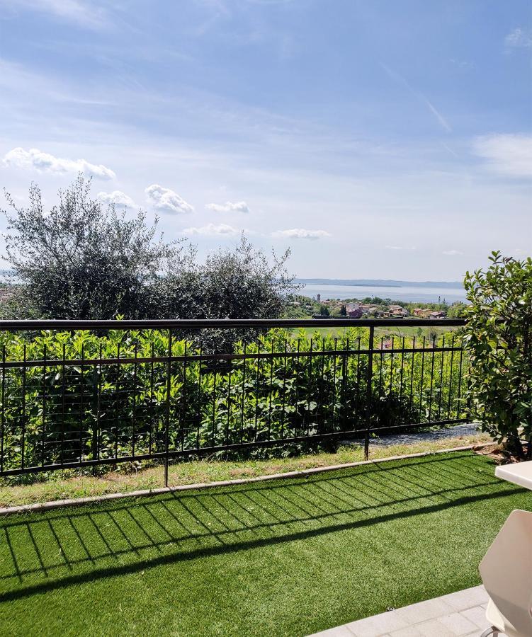Standard Double Room Balcony Lake View,1388046029:JPEG