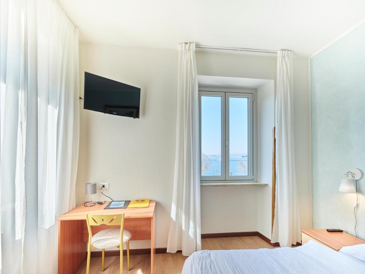 Twin Room Lake View