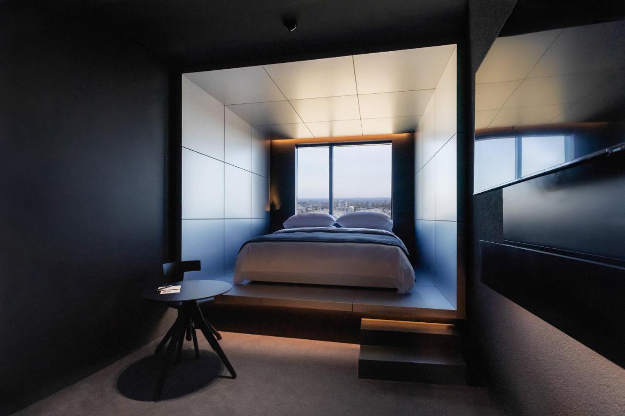Zonar Sanctum Room