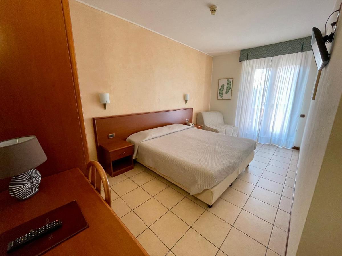 Triple Room,1084748362:JPEG
