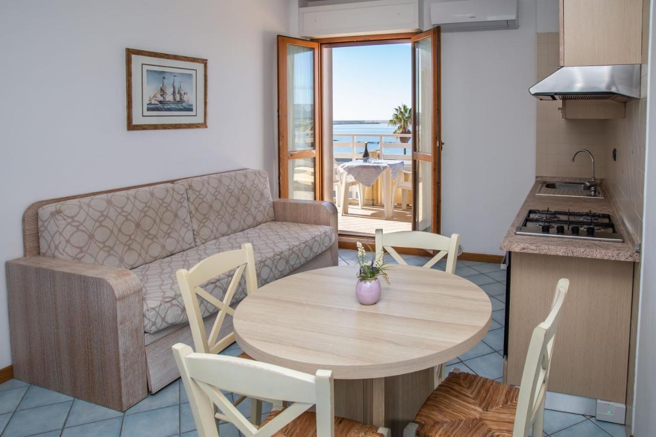 Superior One-Bedroom Apartment Sea View,1385622605:JPEG